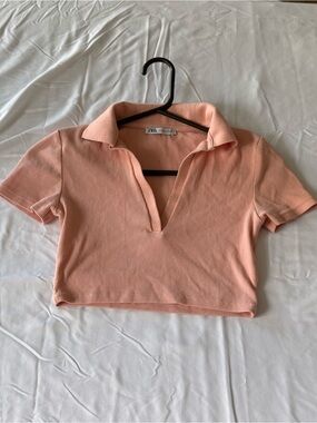✨3 for $20 Zara Peach Ribbed Plunge Polo Crop Top